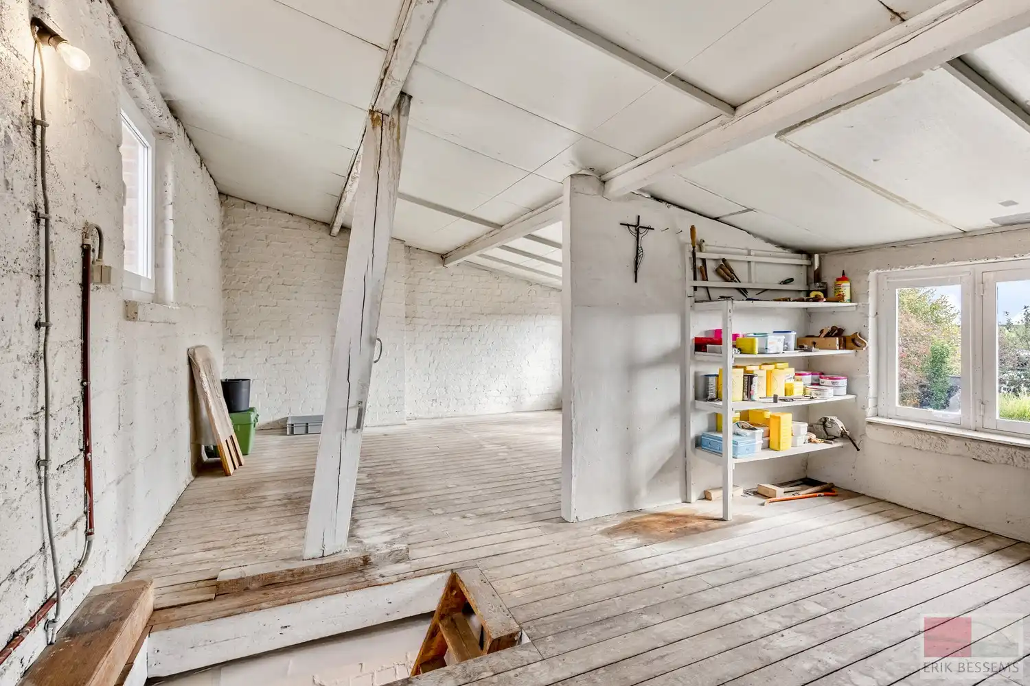 Leuke te renoveren halfopen bebouwing met potentieel en 3 ruime slaapkamers. foto 28