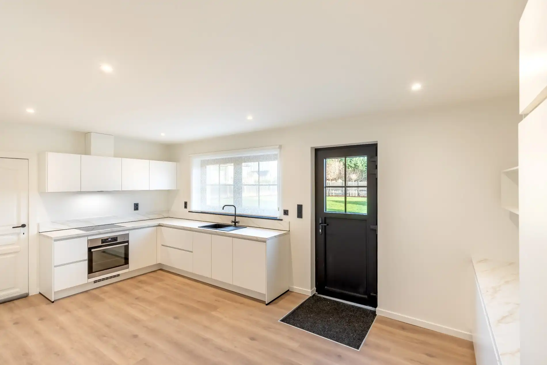 Prachtig gerenoveerde woning te Linden! foto 2