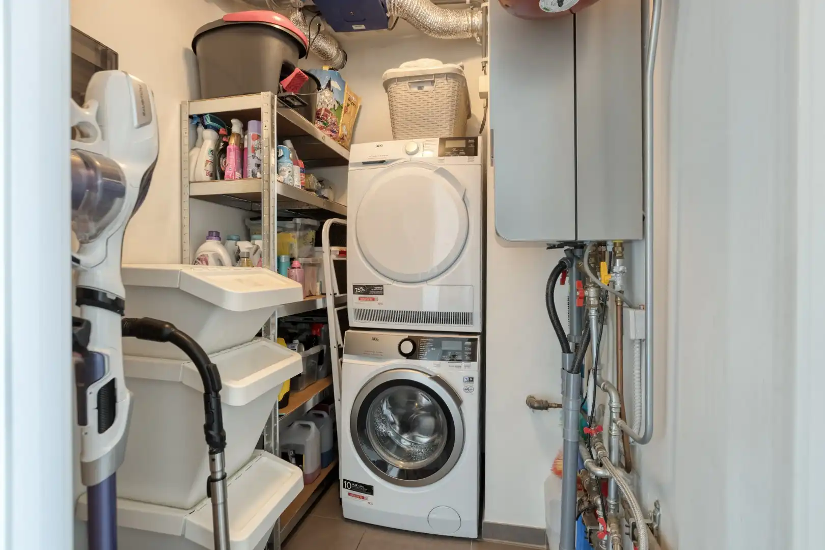 LICHTRIJK APP. VAN 90M² MET 2 SLPK., TERRAS en AUTOSTANDPLAATS OP TOPLOCATIE in BILZEN-HOESELT! foto 17