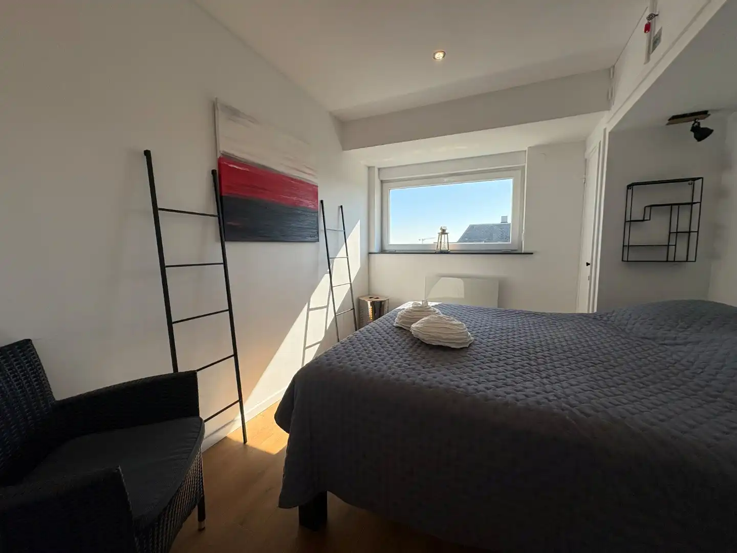 Stijlvol vernieuwd hoekappartement op de 6e verdieping met fenomenaal zeezicht foto 12