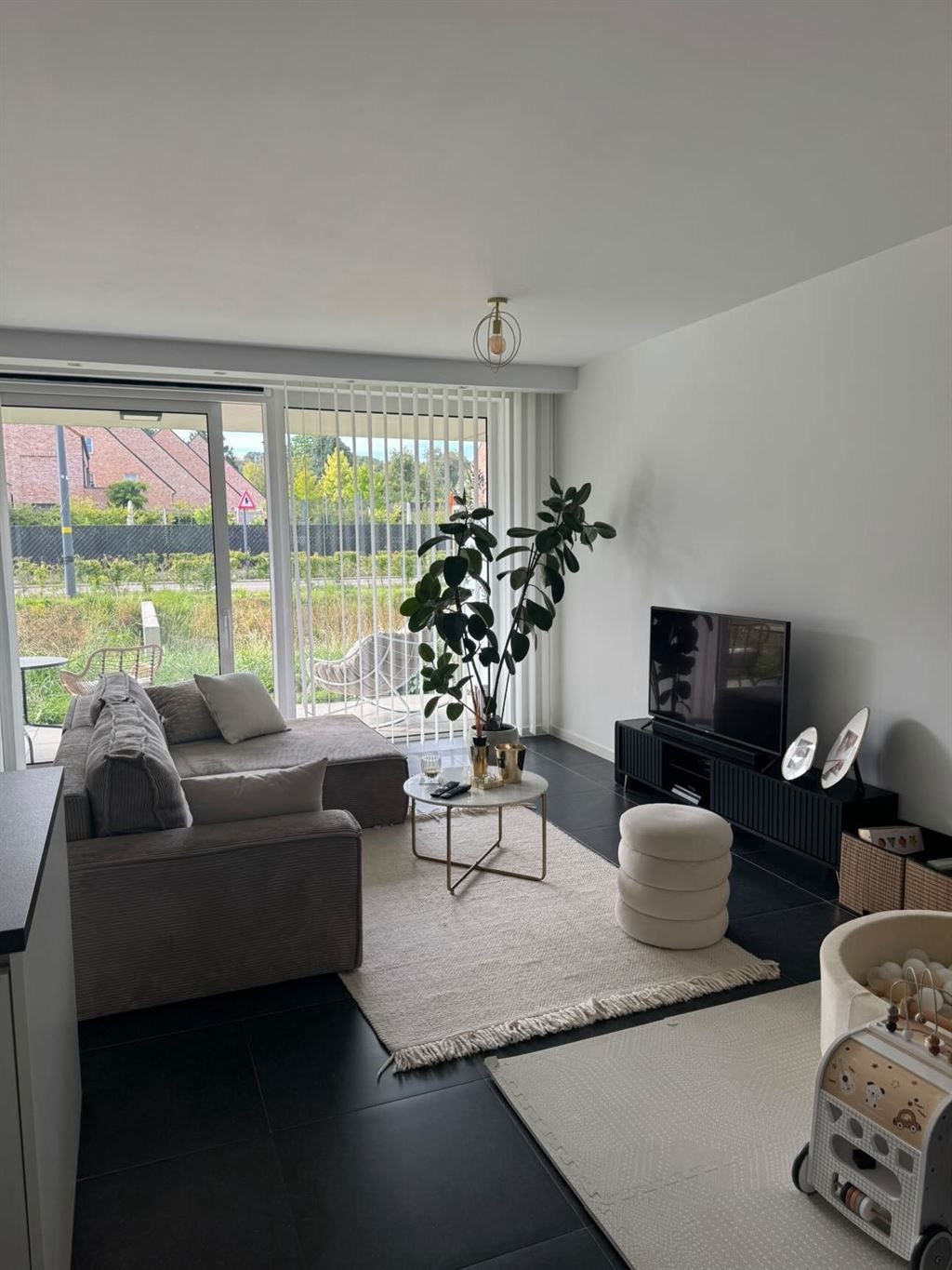 Recent appartement met garagebox foto 2