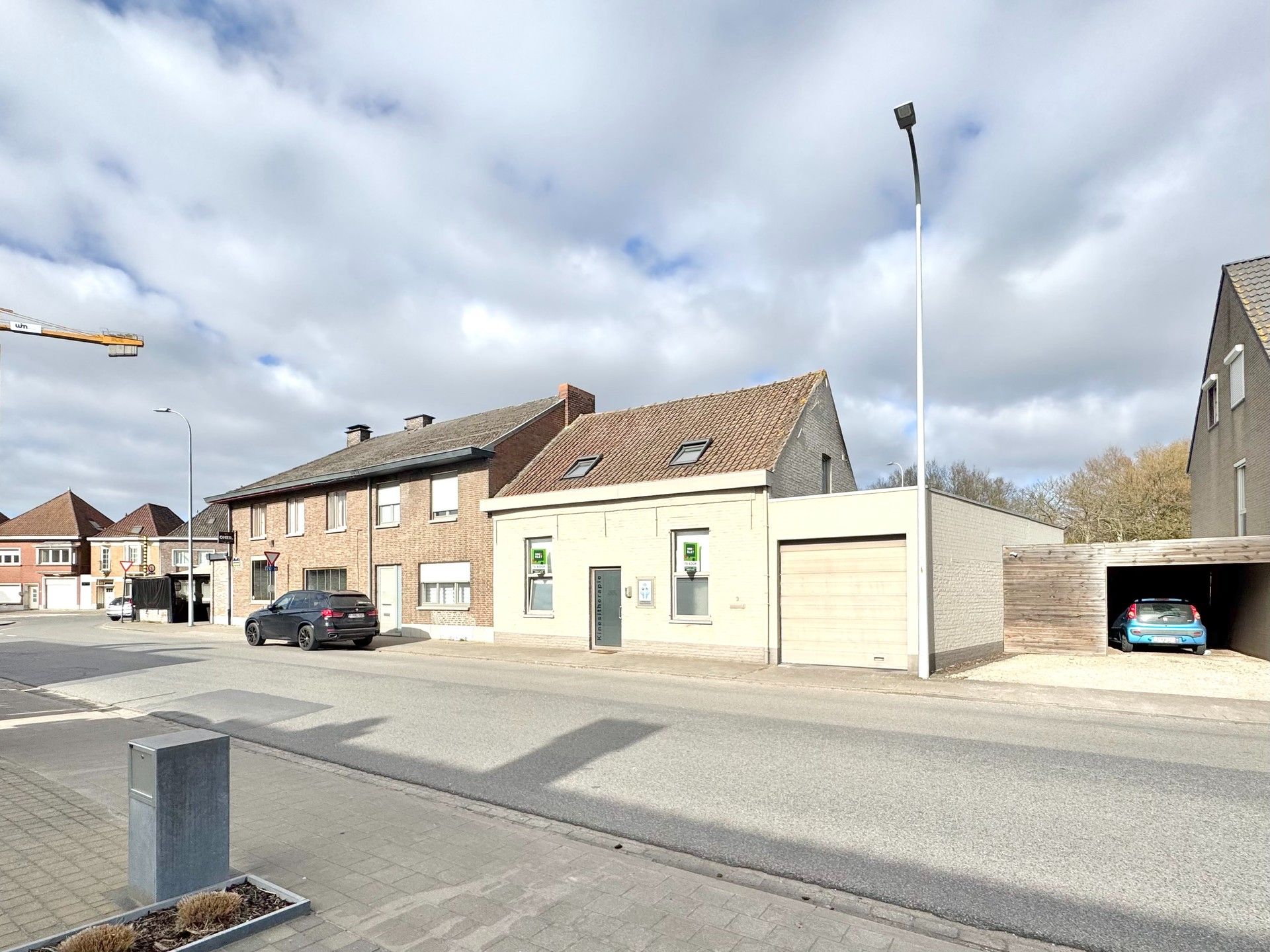 WONING MET MAGAZIJNTJE 52 m² + DUBBELE GARAGE 40 m² foto 2