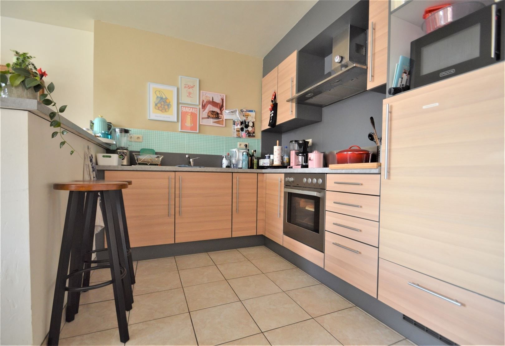 Instapklaar appartement op eerste verdieping met terras en garage. foto 4