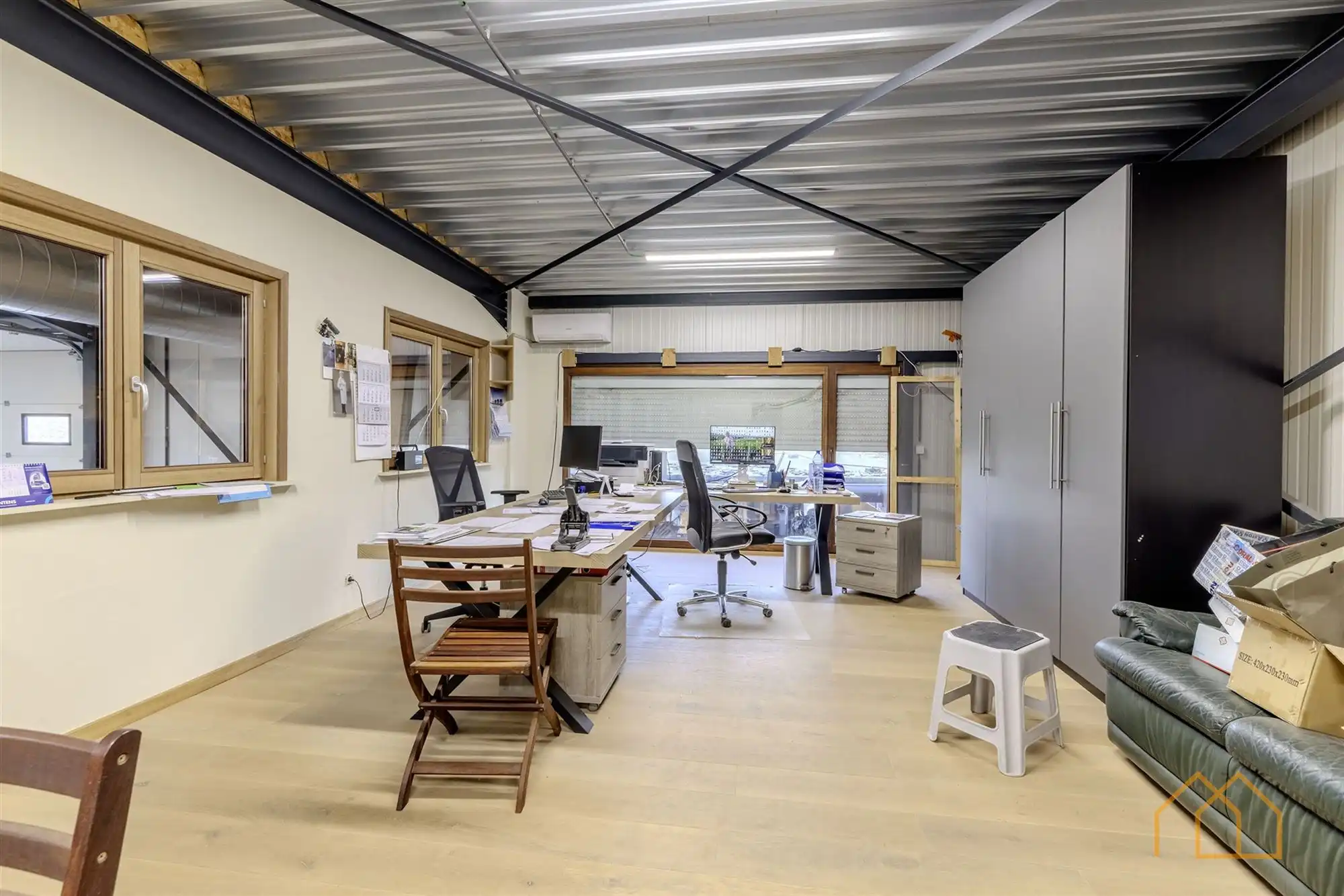 Ingerichte schrijnwerkerij van 400m² foto 8