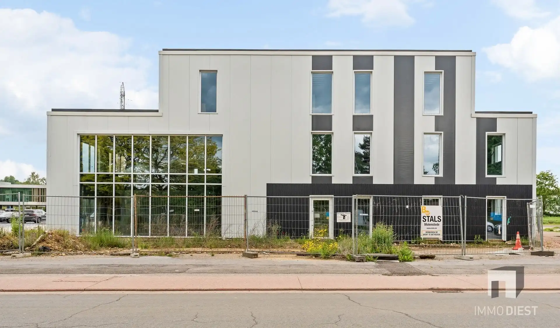 Nieuw bureelgebouw in KMO-zone te Diest foto 3