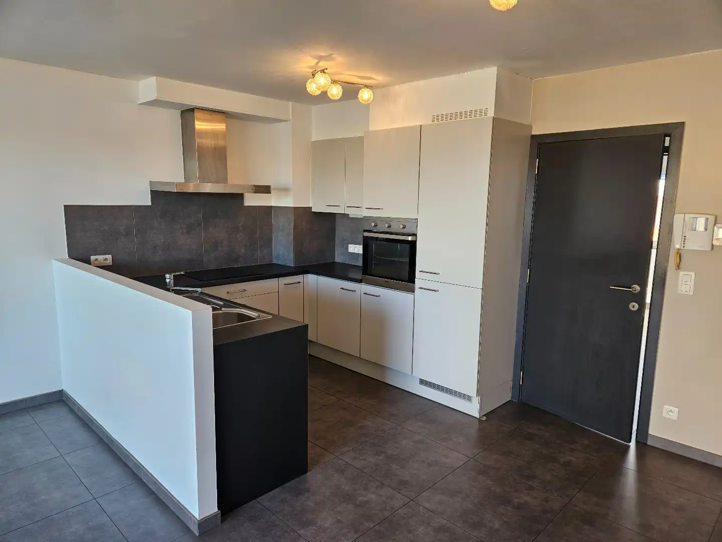 Gezellig appartement met 2 slk en groot terras foto 4