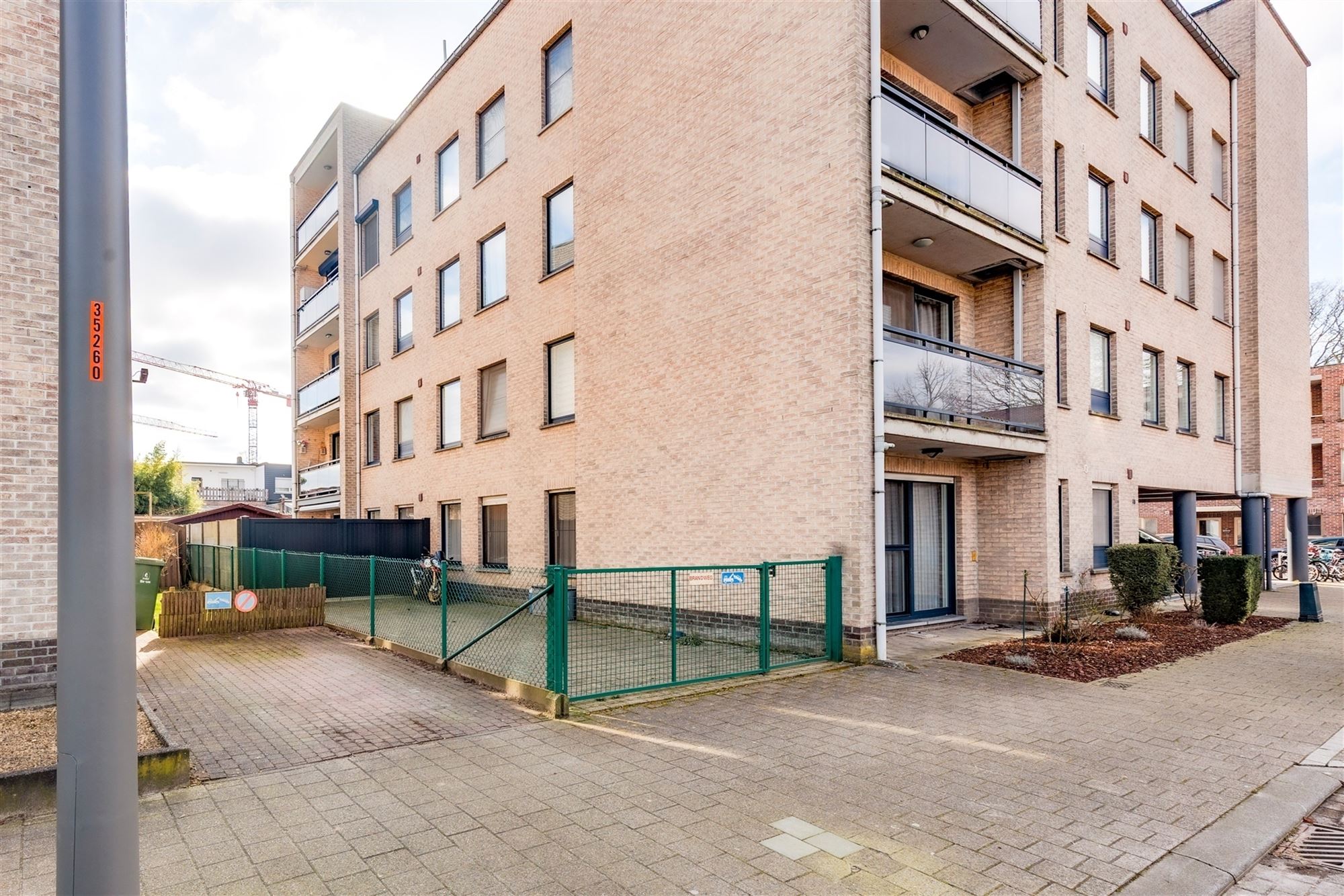 Zeer mooi 2 slaapkamer appartement met terras foto 5