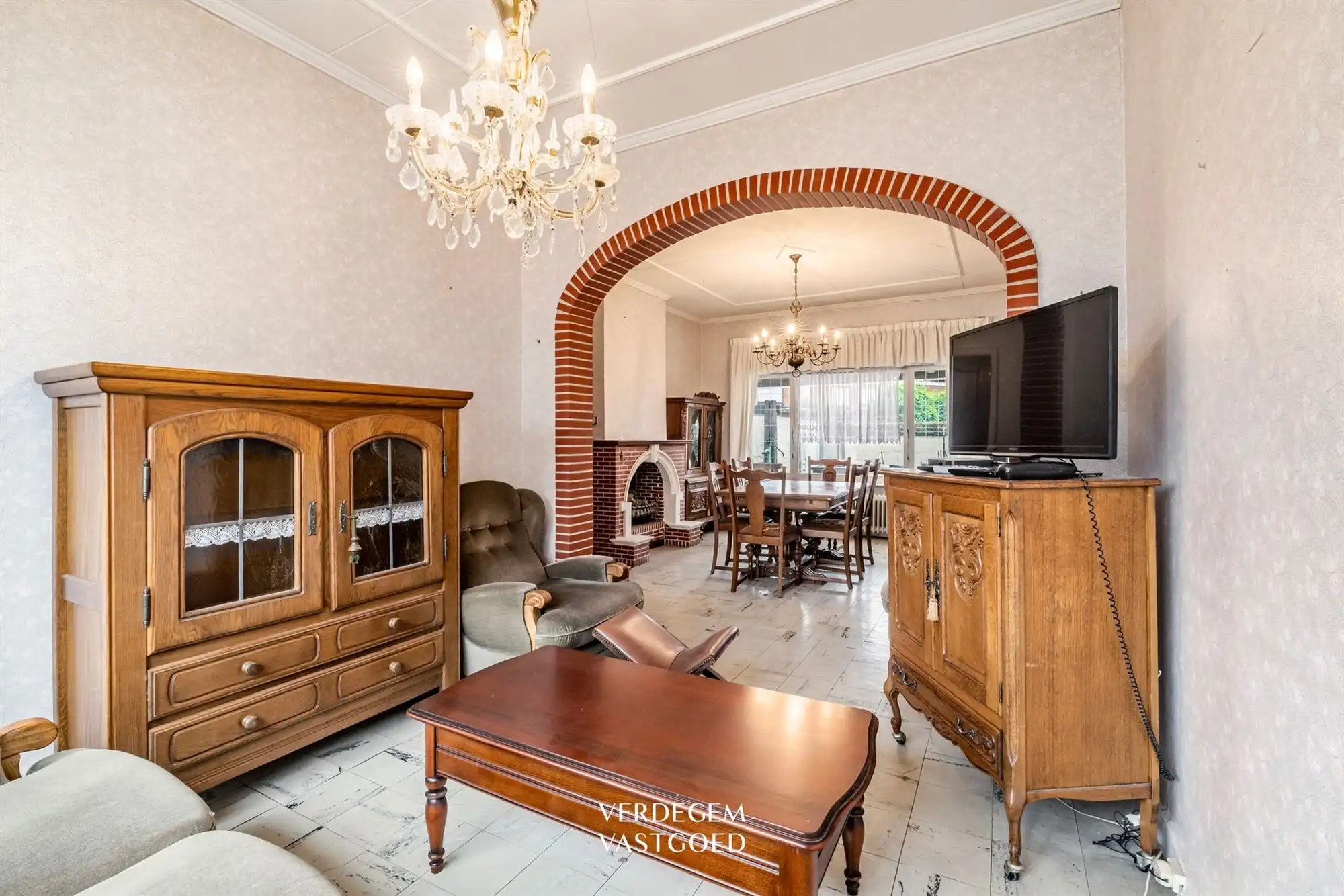 Zeer ruime en karaktervolle woning met 3 slaapkamers, garage en tuin foto 4