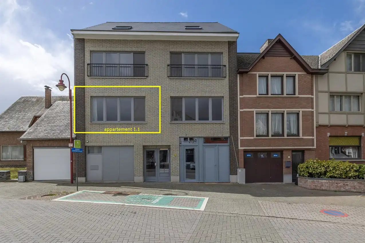 instapklaar, 1 slpk, terras, in volle centrum foto {{pictureIndex}}