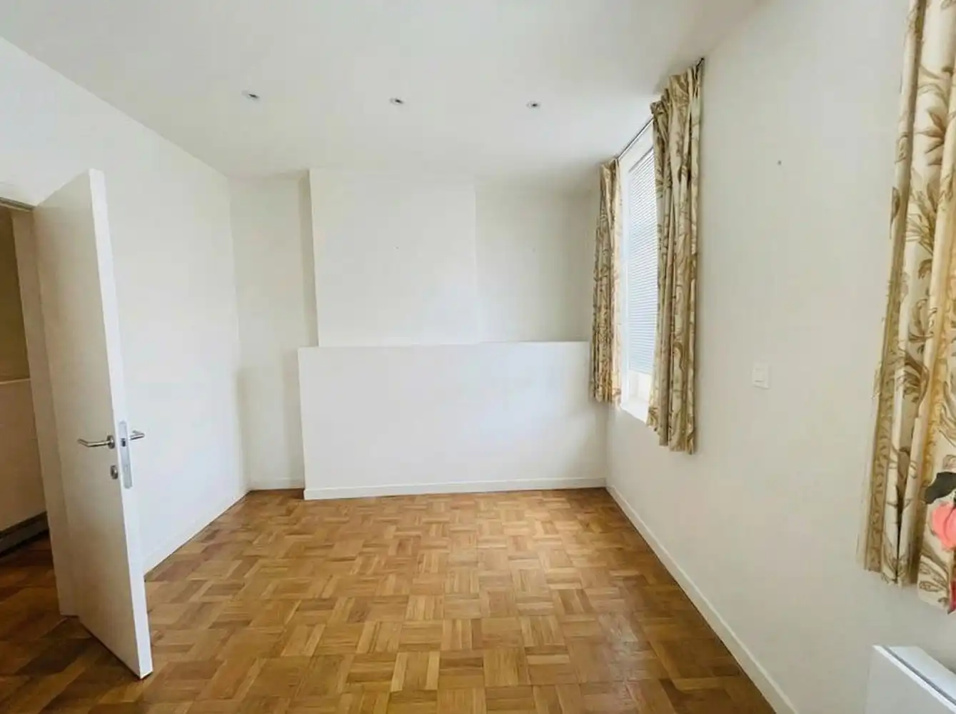 Brugge centrum , op een Idyllische locatie, aan één van de mooiste reien van Brugge,  RECENT GERENOVEERD LICHTRIJK GEMEUBELD🪑🛌HOEKHUIS foto 14