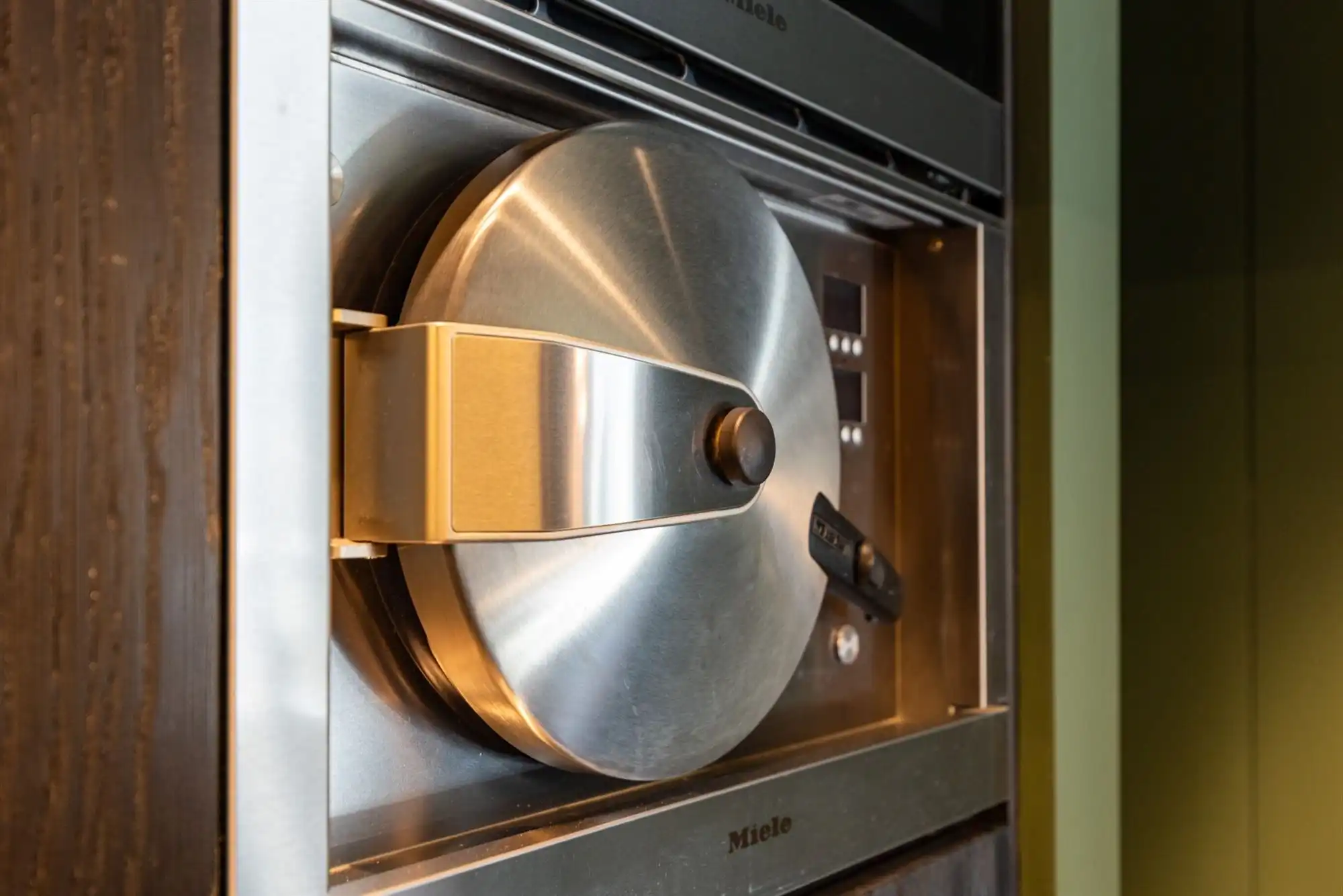 Gemeubeld gerenoveerd appartement op ideale locatie foto 17