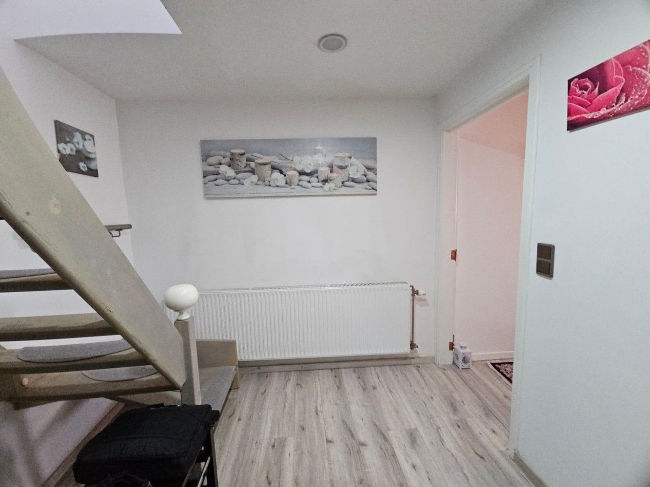 Ruime woning met tuin, 4 slaapkamers en 2 garages foto 8