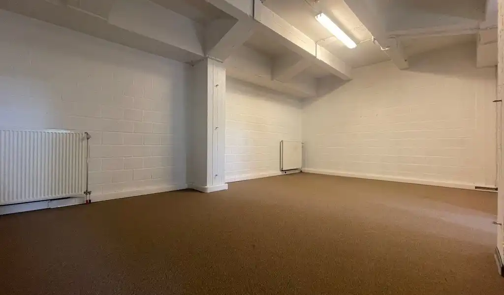 Budgetvriendelijk kantoor te huur aan luchthaven in Deurne foto 4