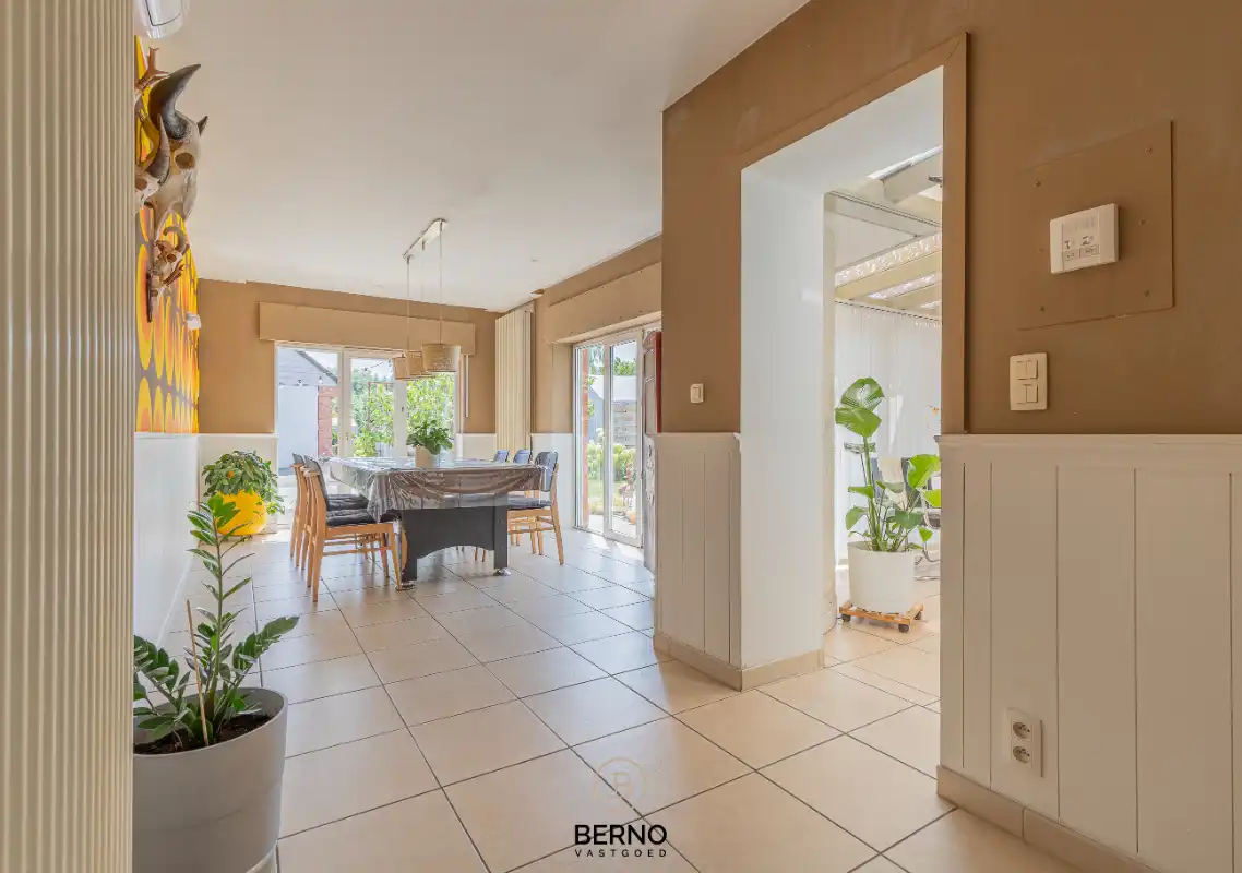 Instapklare gezinswoning op een perceel van 840 m² (weide van 1718m2) foto 6