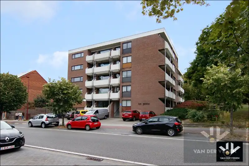 Gerenoveerd appartement met 2 slaapkamers inclusief ruime autostaanplaats in charmante stad Diest foto 10