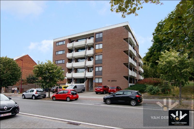 Gerenoveerd appartement met 2 slaapkamers inclusief ruime autostaanplaats in charmante stad Diest foto 10