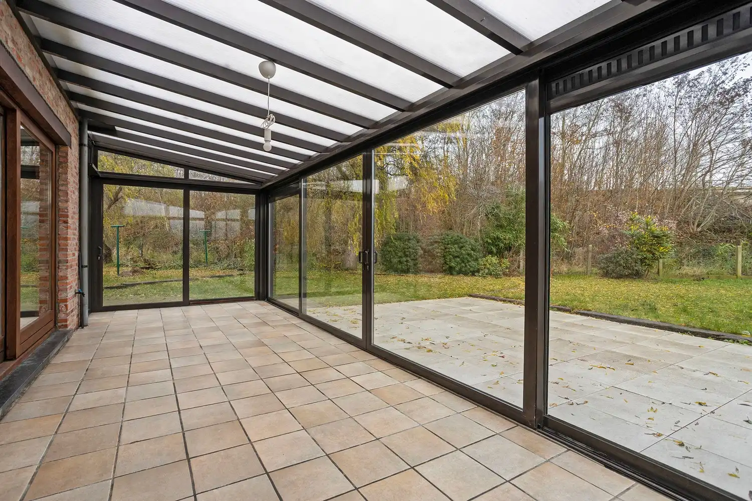 Ruime halfopen gezinswoning met 4 slaapkamers, garage en tuin gelegen in een residentiële straat te Drongen foto 10