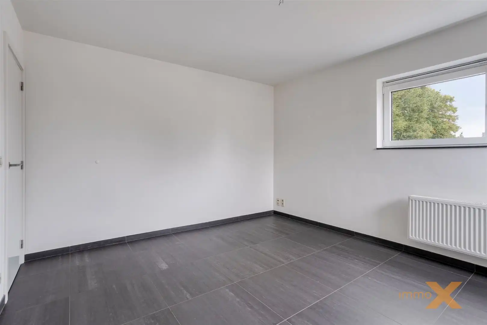 RECENTE INSTAPKLARE LICHTRIJKE RUIME WONING foto 21