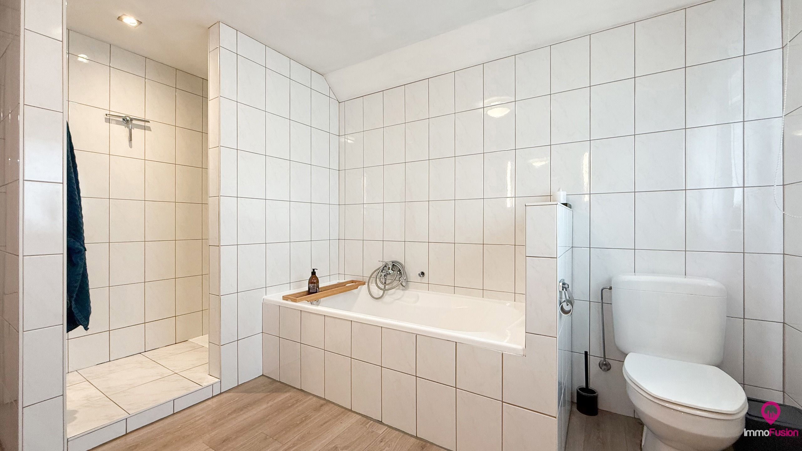 Prachtige woning met praktijkruime en paardenweide achteraan! foto 39