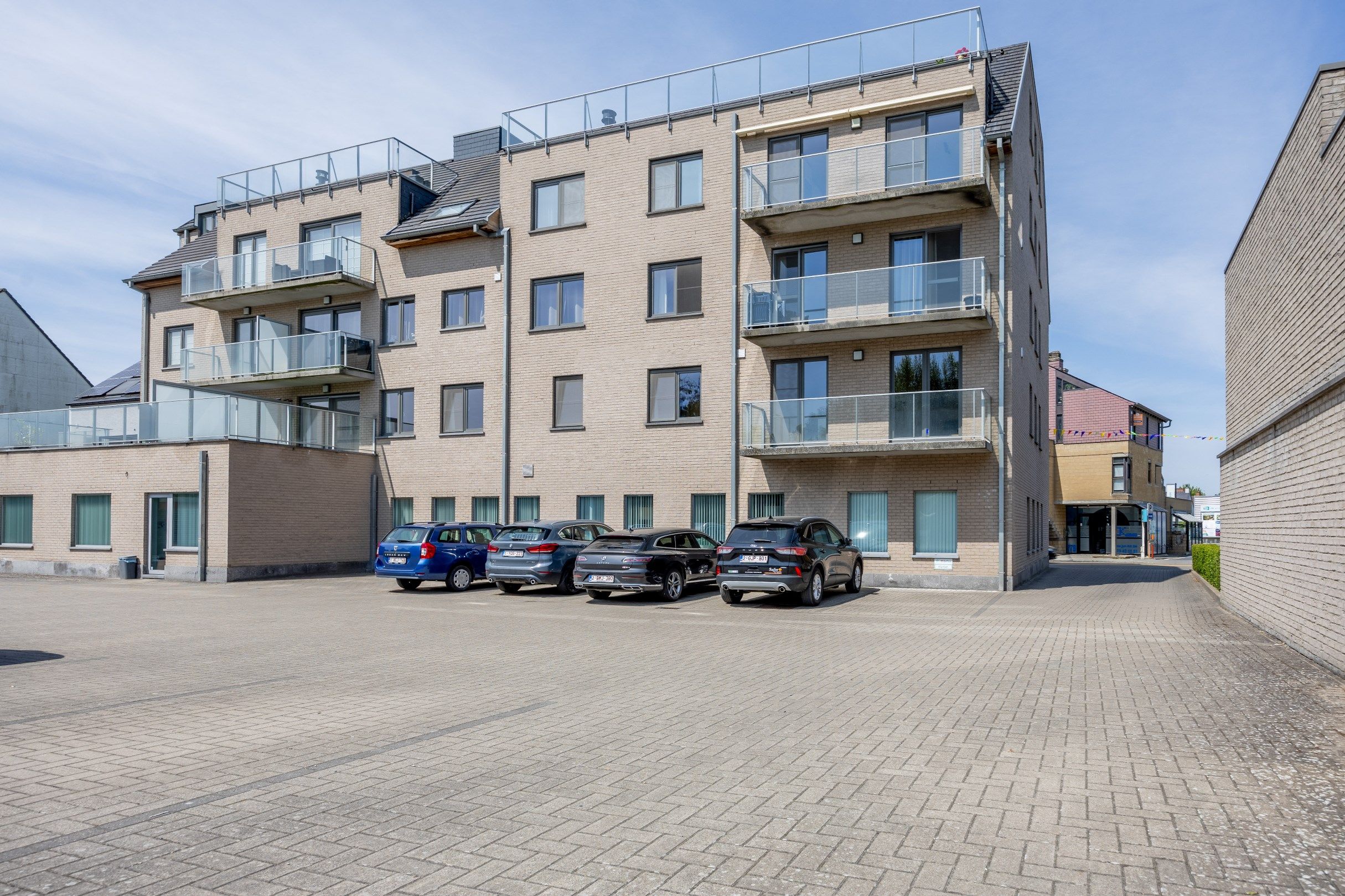 UITZONDERLIJK APPARTEMENT MET AUTOSTAANPLAATS  foto 13