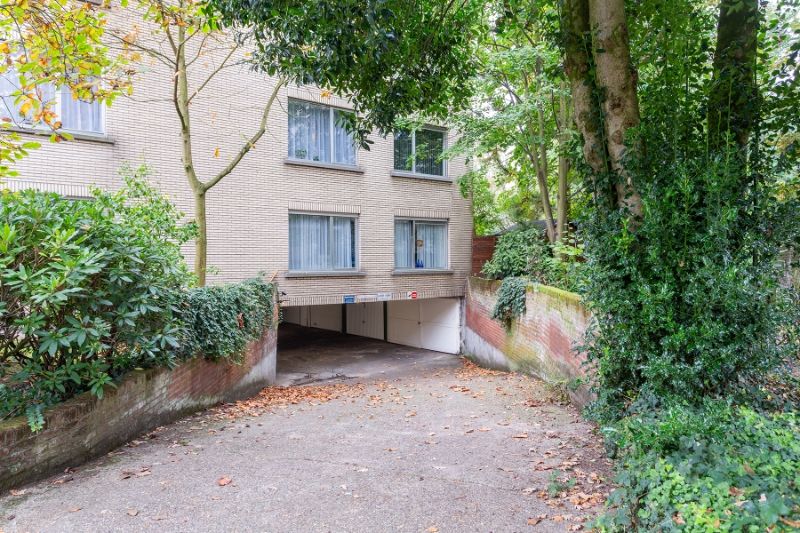 Ruim en lumineus, instapklaar 2 slpk. app. met terras en zicht op het groen+P! foto 17