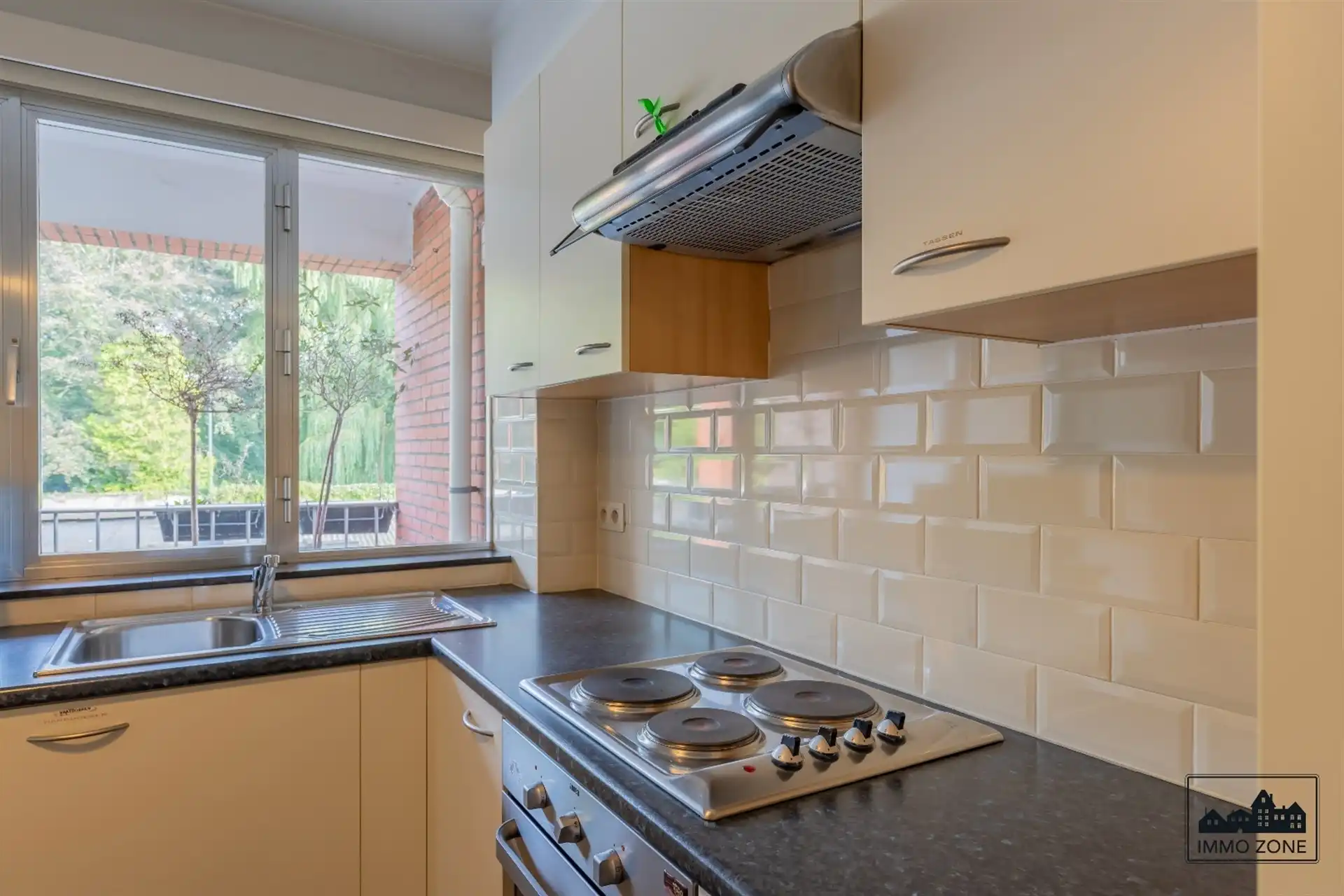 Gunstig gelegen 2 slaapkamer appartement met terras. foto 10