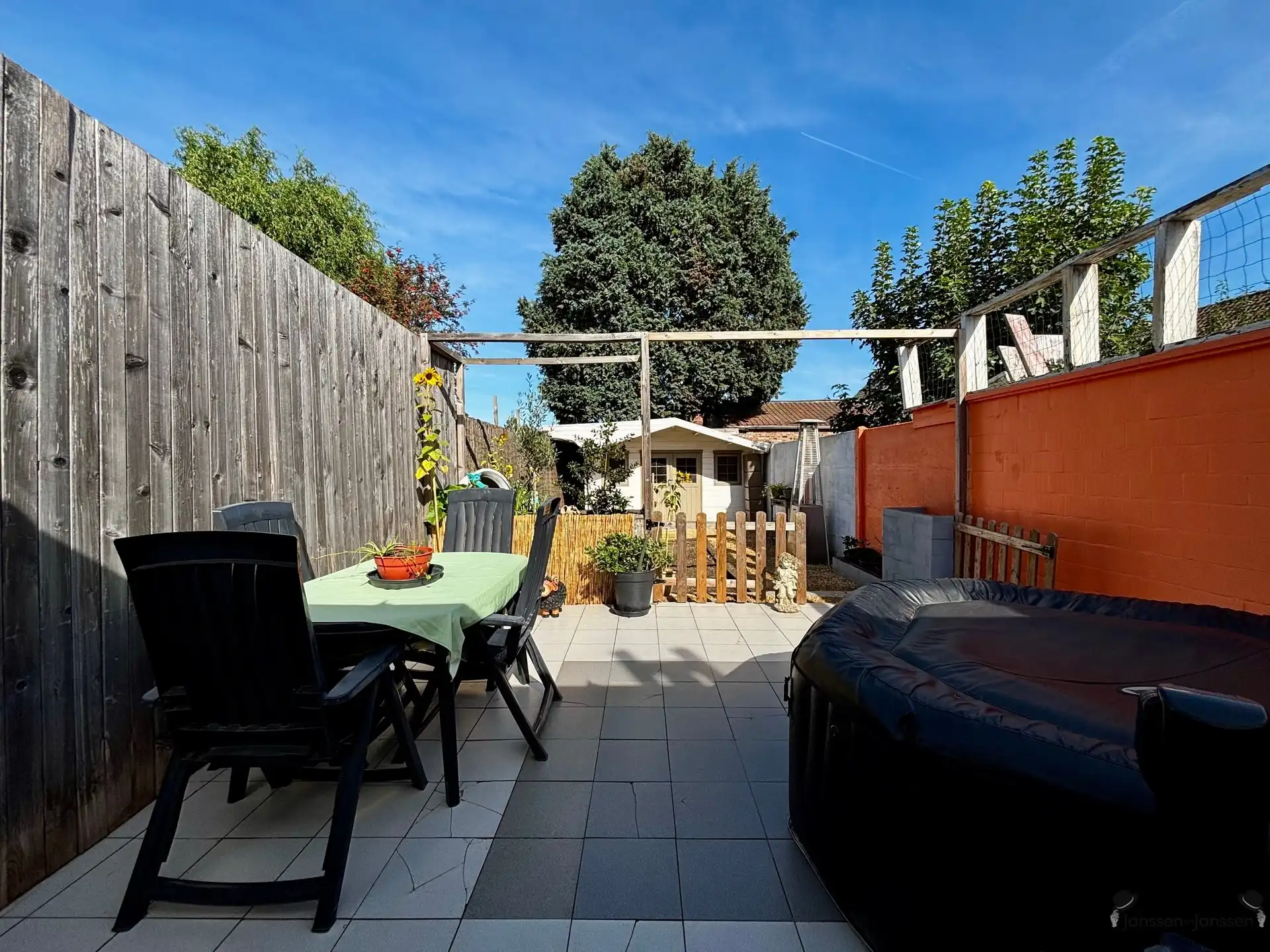 Rijwoning met 3 slaapkamers & tuin foto 15
