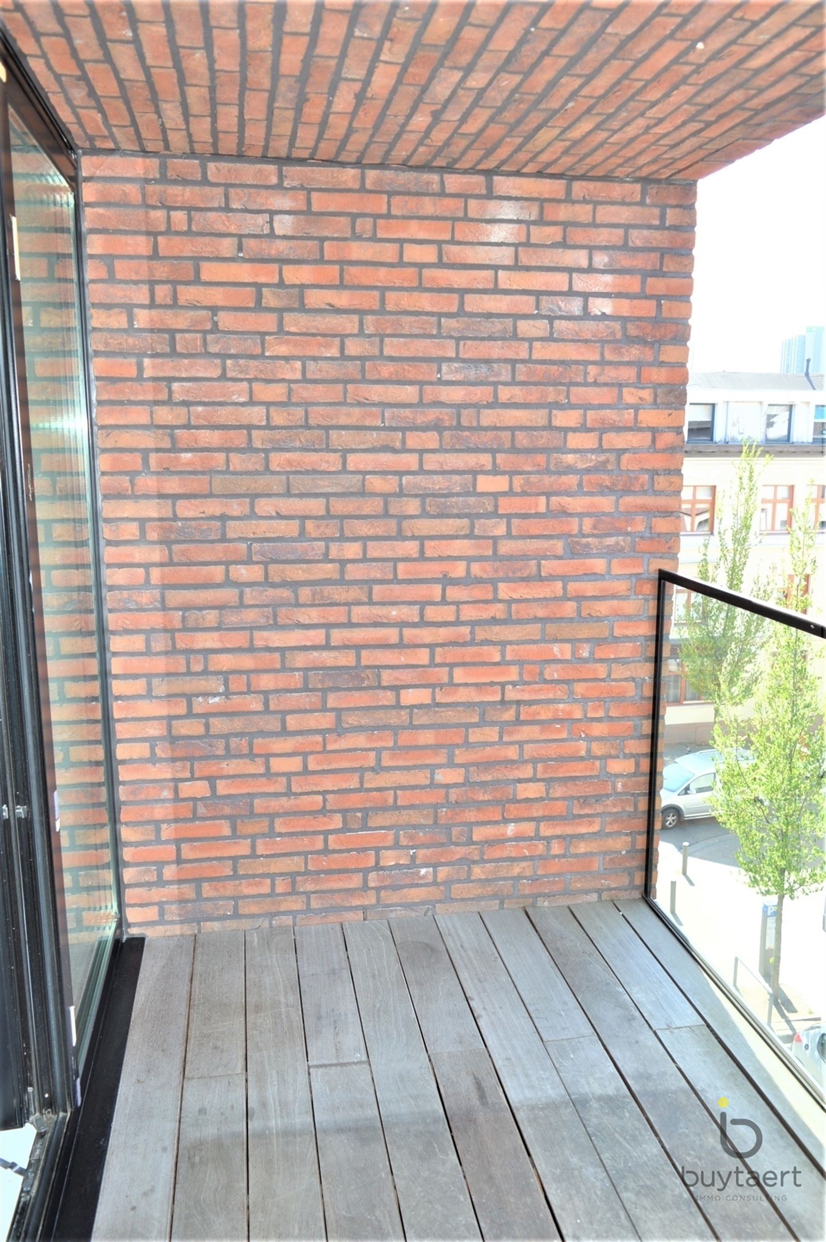 MODERN APPARTEMENT MET 2 SLPKS EN RUIM TERRAS NABIJ HET "ZUID" foto 5