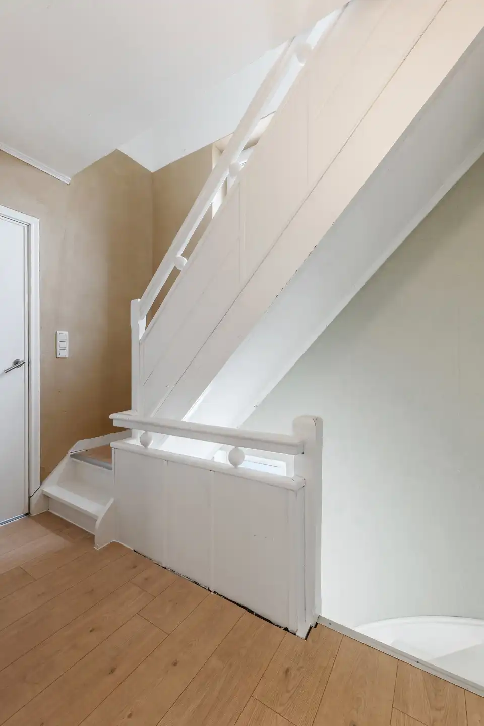 Veelzijdige woning met grote garage te Vlijtingen foto 26