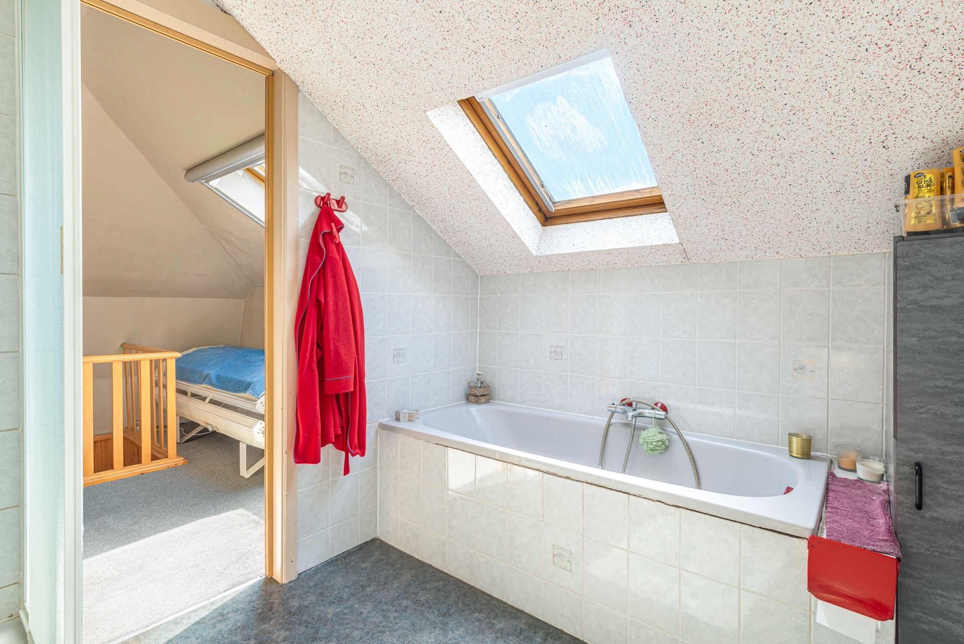 Unieke eigendom te koop met twee woningen en loods te Zingem foto 12