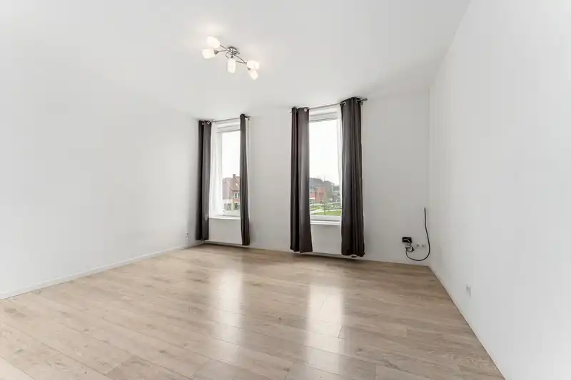 Roeselare- ruime bel-etage met 3 slaapkamers op toplocatie foto 7