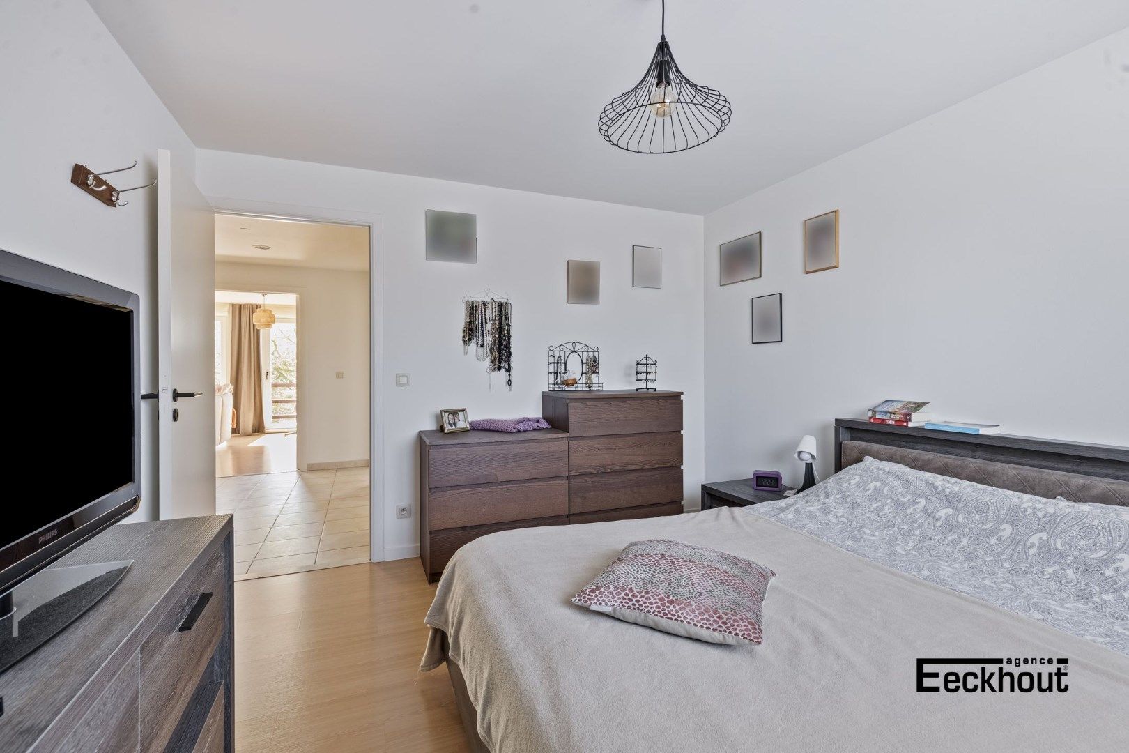 Ruim instapklaar appartement (143m²) met terras(9m²) en 3 slaapkamers in Bredene Dorp! foto 13