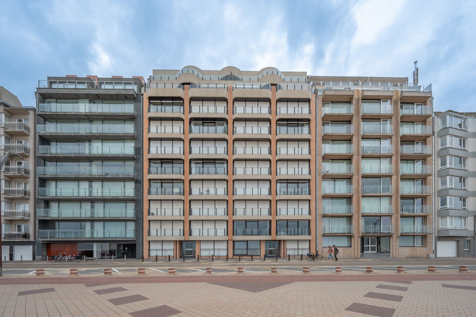 Ruim appartement met frontaal zeezicht op het Alberstrand foto 18