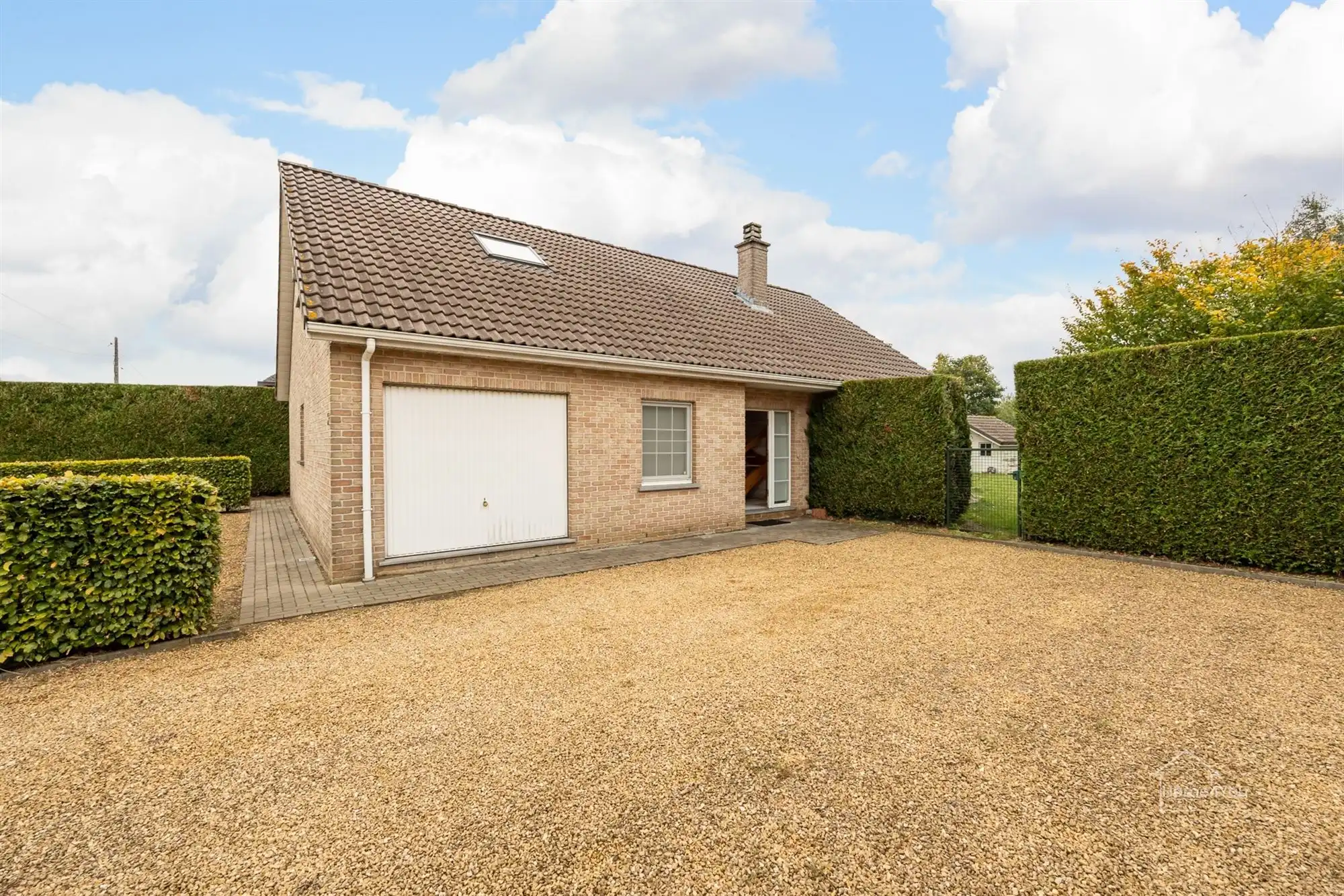 Vrijstaande woning op ruim perceel foto 21