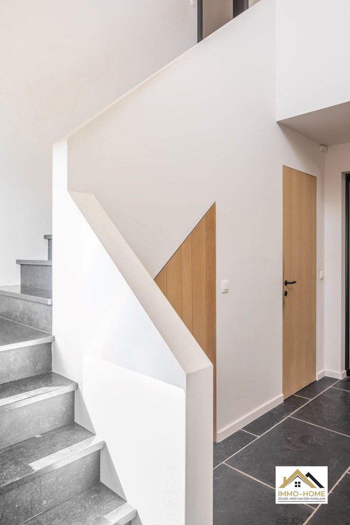 Prachtige hoogwaardige woning met zwembad!! foto 16