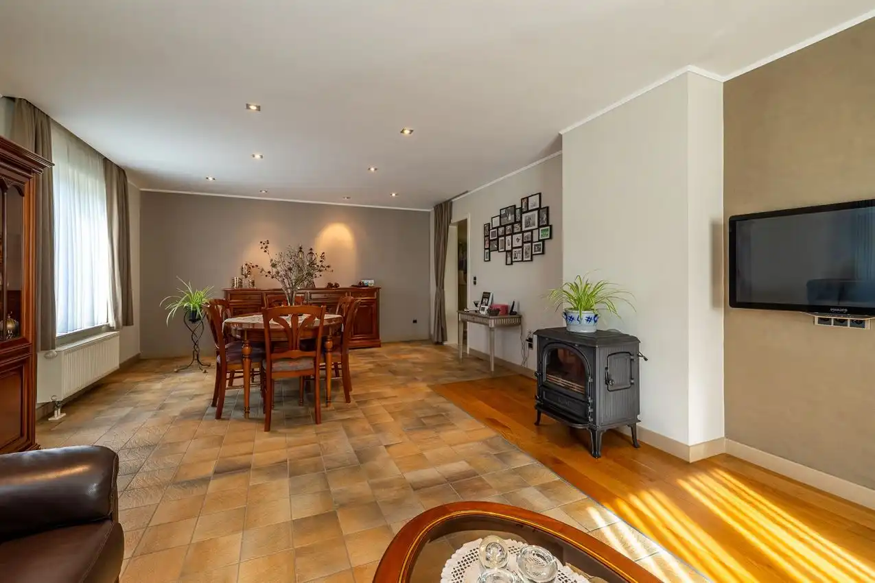 Gerenoveerde woning 3slk op rustige ligging foto 7