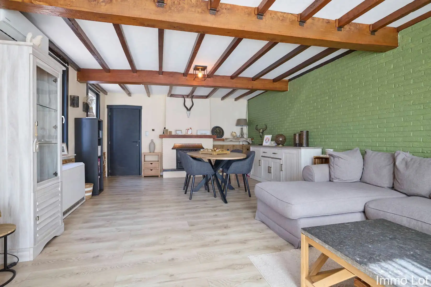 Ruime halfopen bebouwing op perceel van 765 m² foto 5