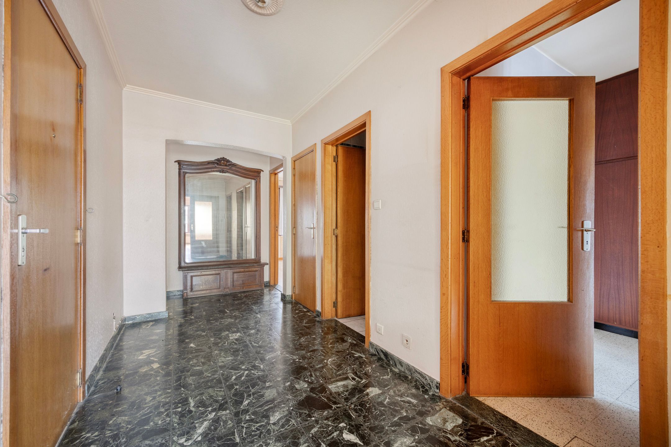 Ruim appartment aan de stadsrand foto 3