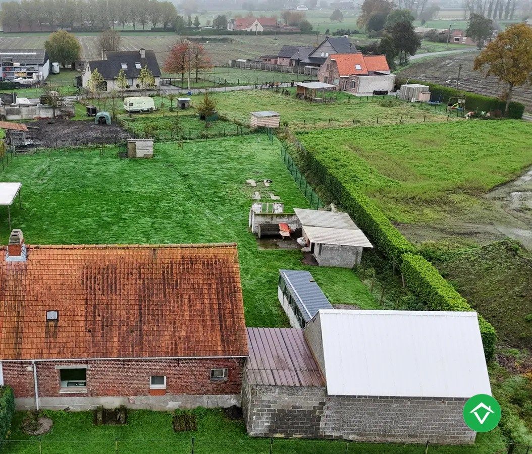 Rustig gelegen te renoveren woning in Torhout  foto 2