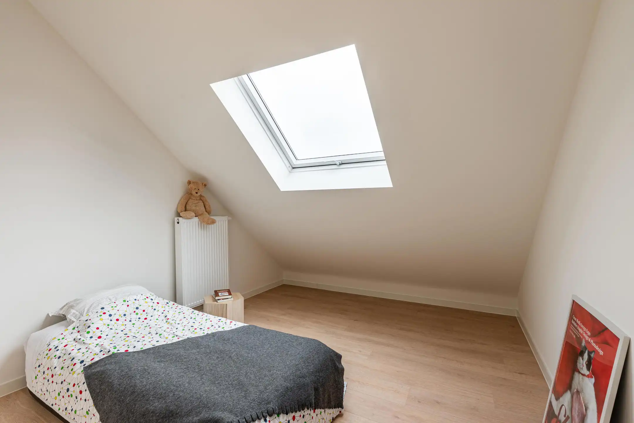 Totaal gerenoveerde woning met 3 slaapkamers, tuin en garage.  foto 17