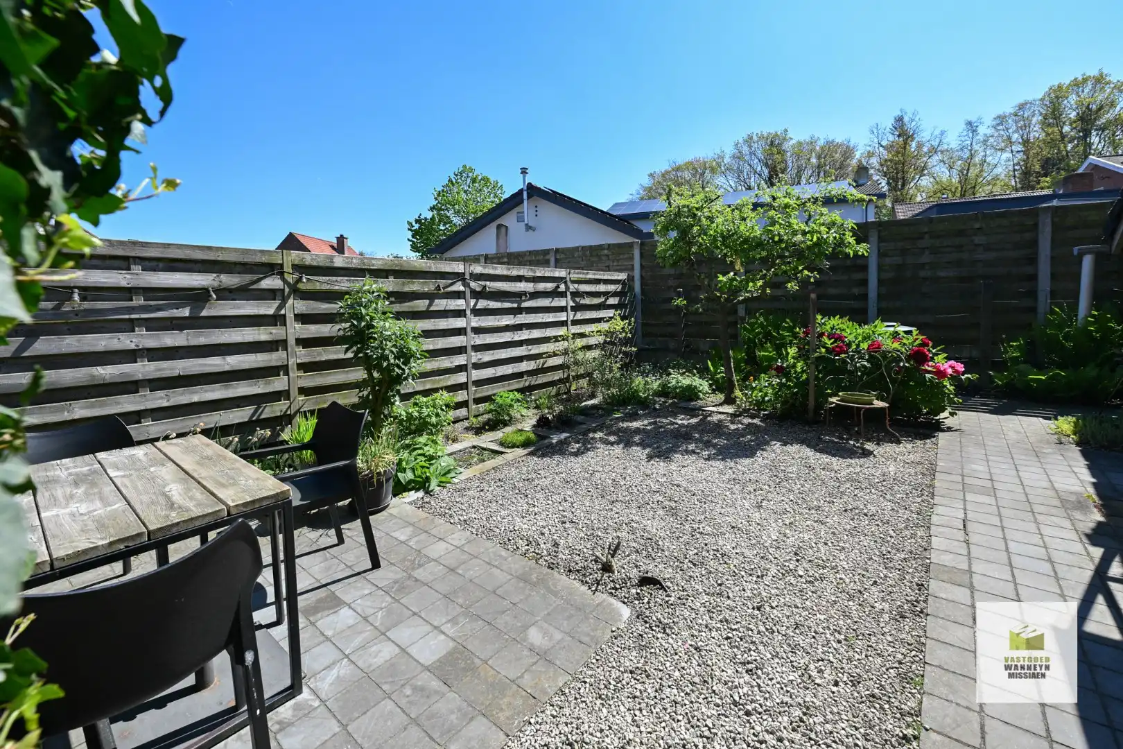 Centraal en rustig gelegen woning met 3slpk, garage en tuin foto 25