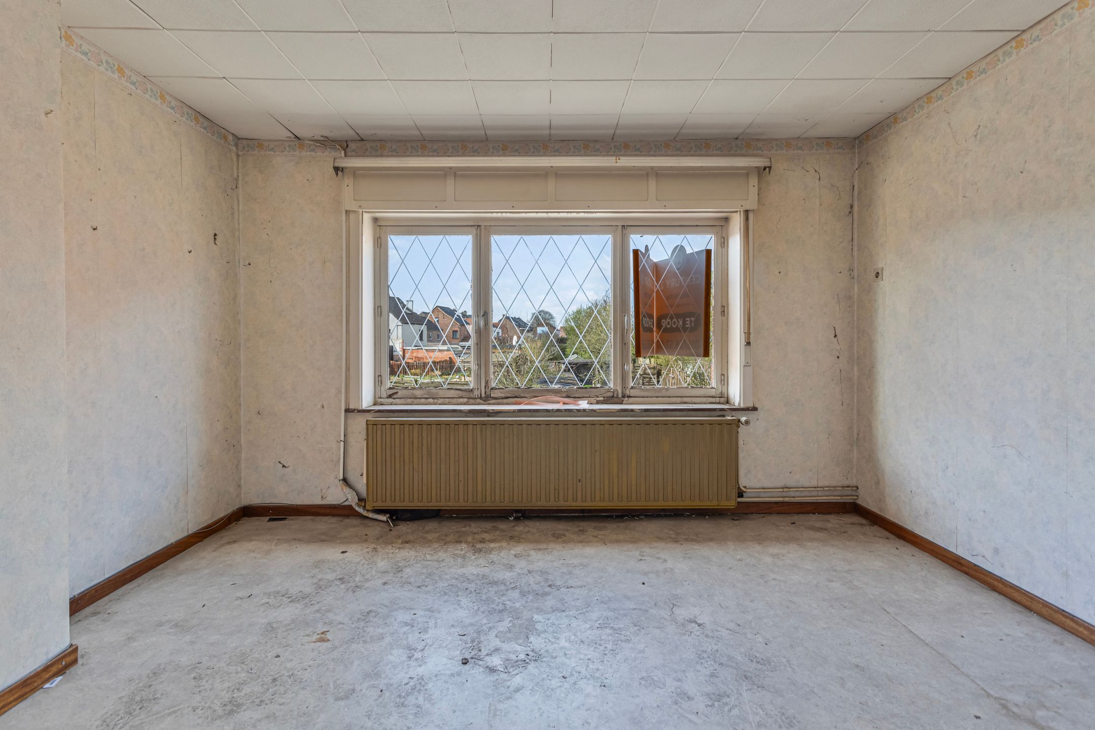 Ruime, te renoveren woning op toplocatie foto 7