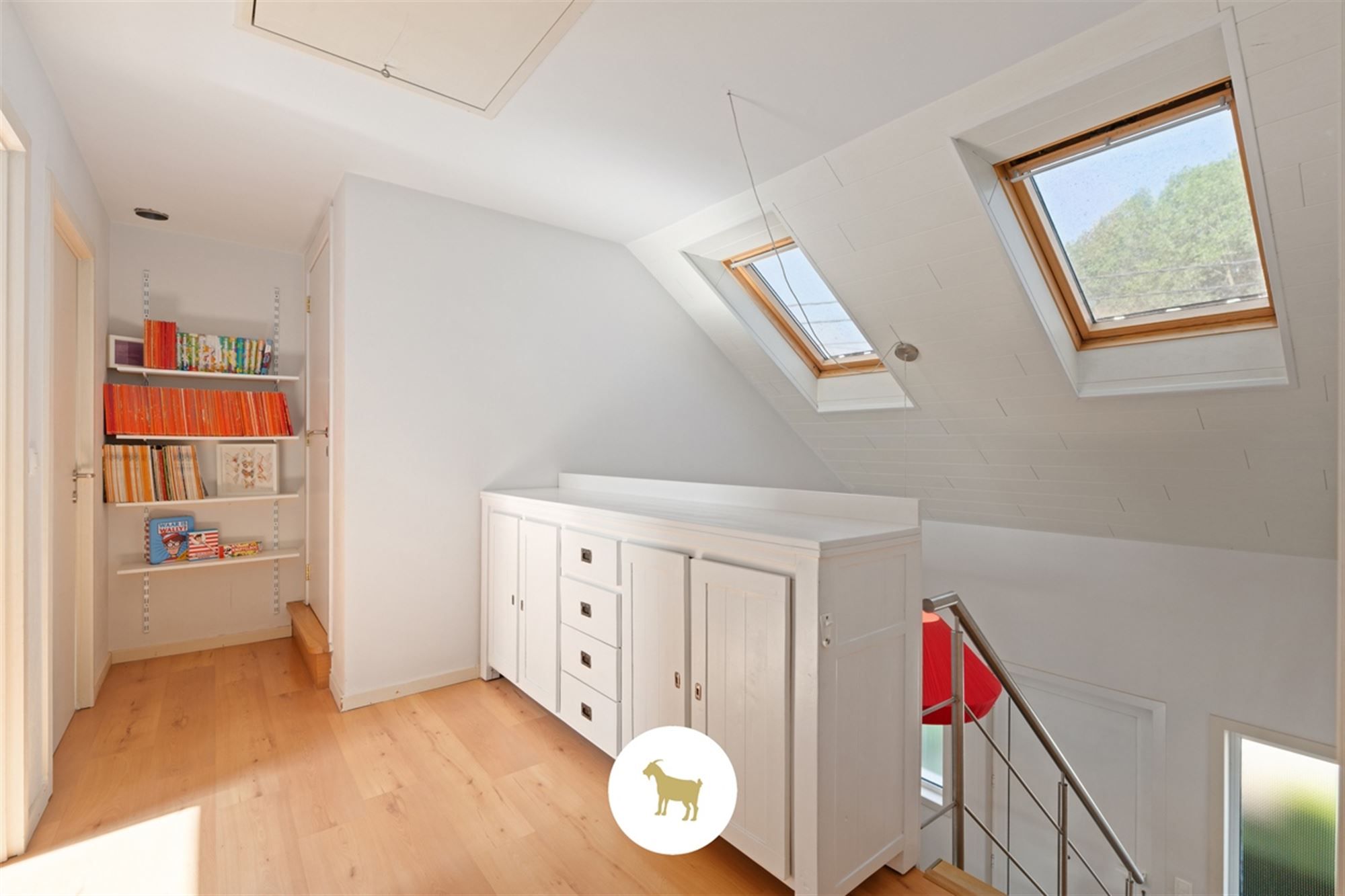 Ruime, INSTAPKLARE OPEN BEBOUWING met 3 SLAAPKAMERS, BUREAU en losstaande GARAGE op een PERCEEL van 1.180m² foto 22