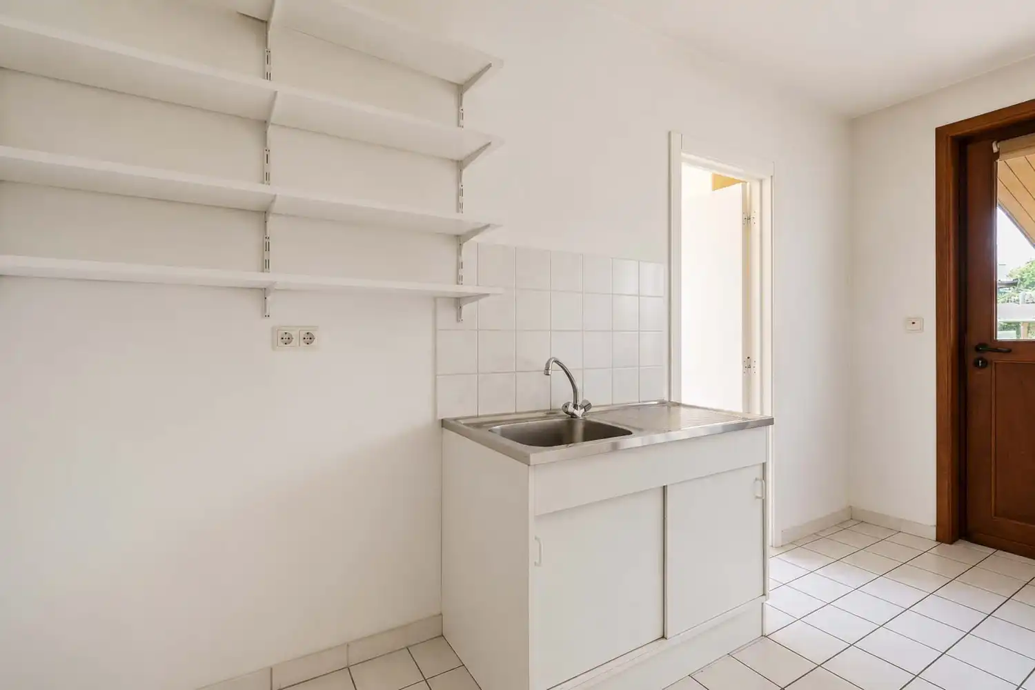 Vrijstaande laagbouwwoning met zonnige tuin en uitbreidingsmogelijkheden in Oelegem! foto 15