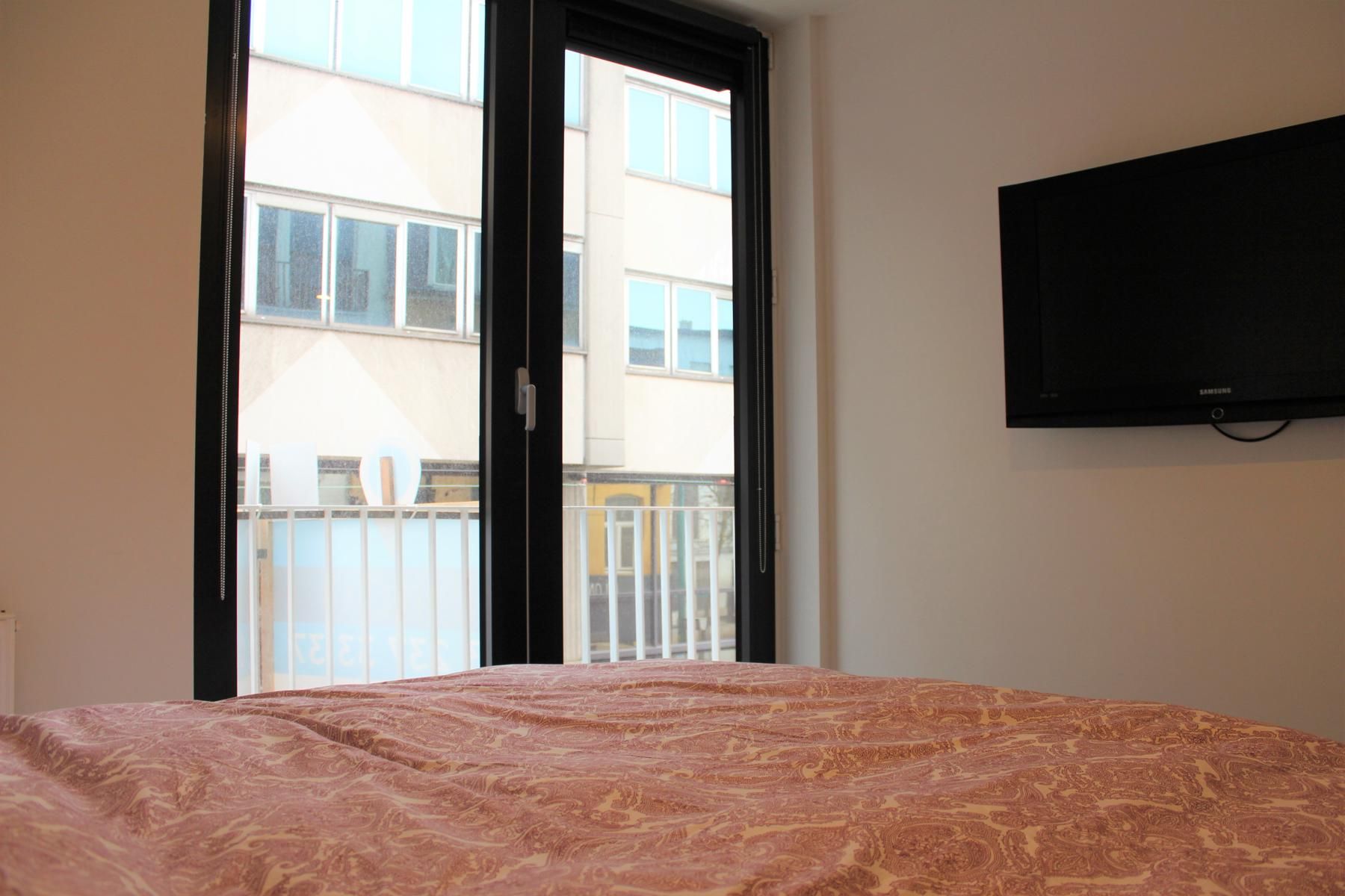 Gemeubeld, lichtrijk appartement  foto 10