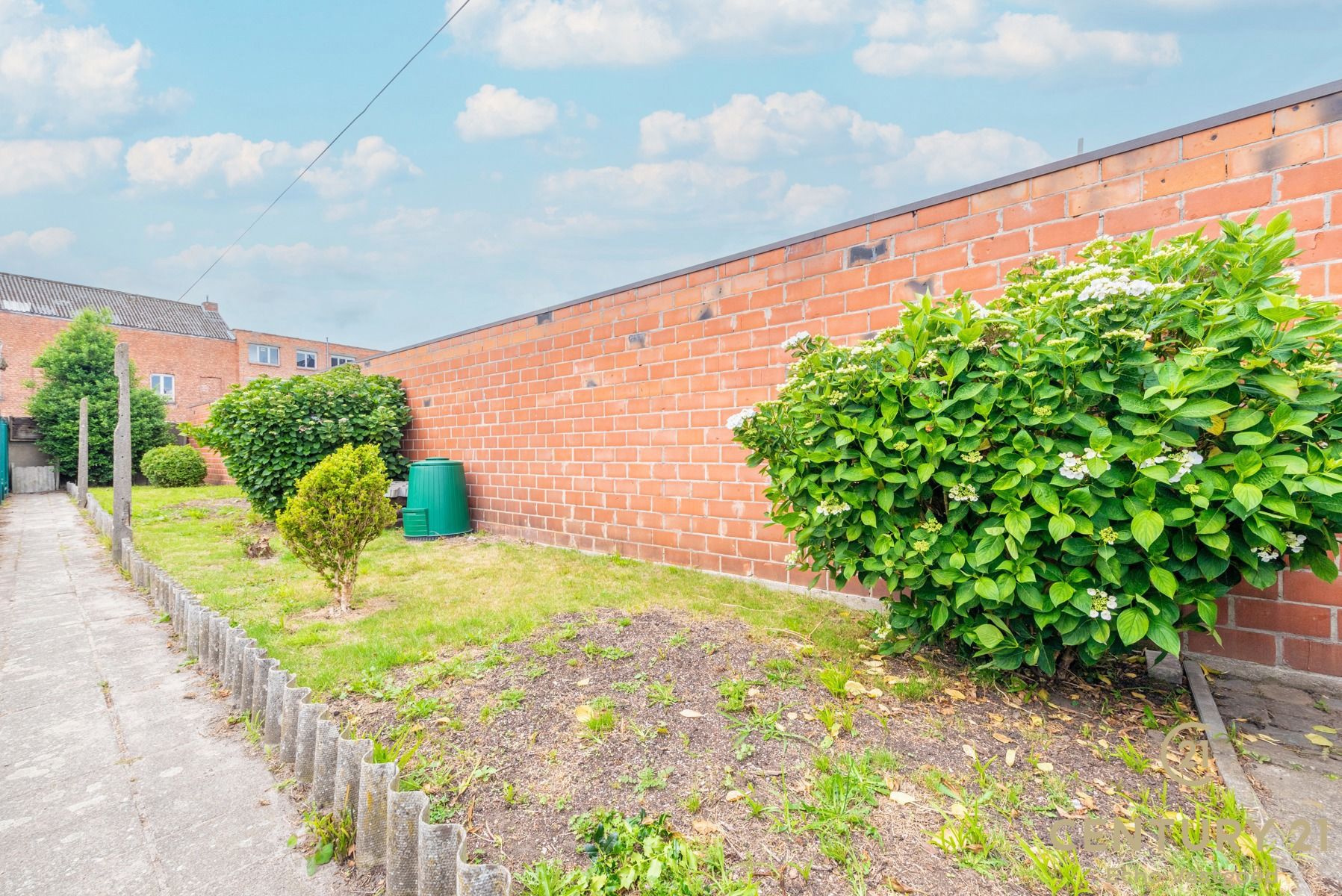 Gerenoveerde, energiezuinige woning met grote tuin én garage foto 17