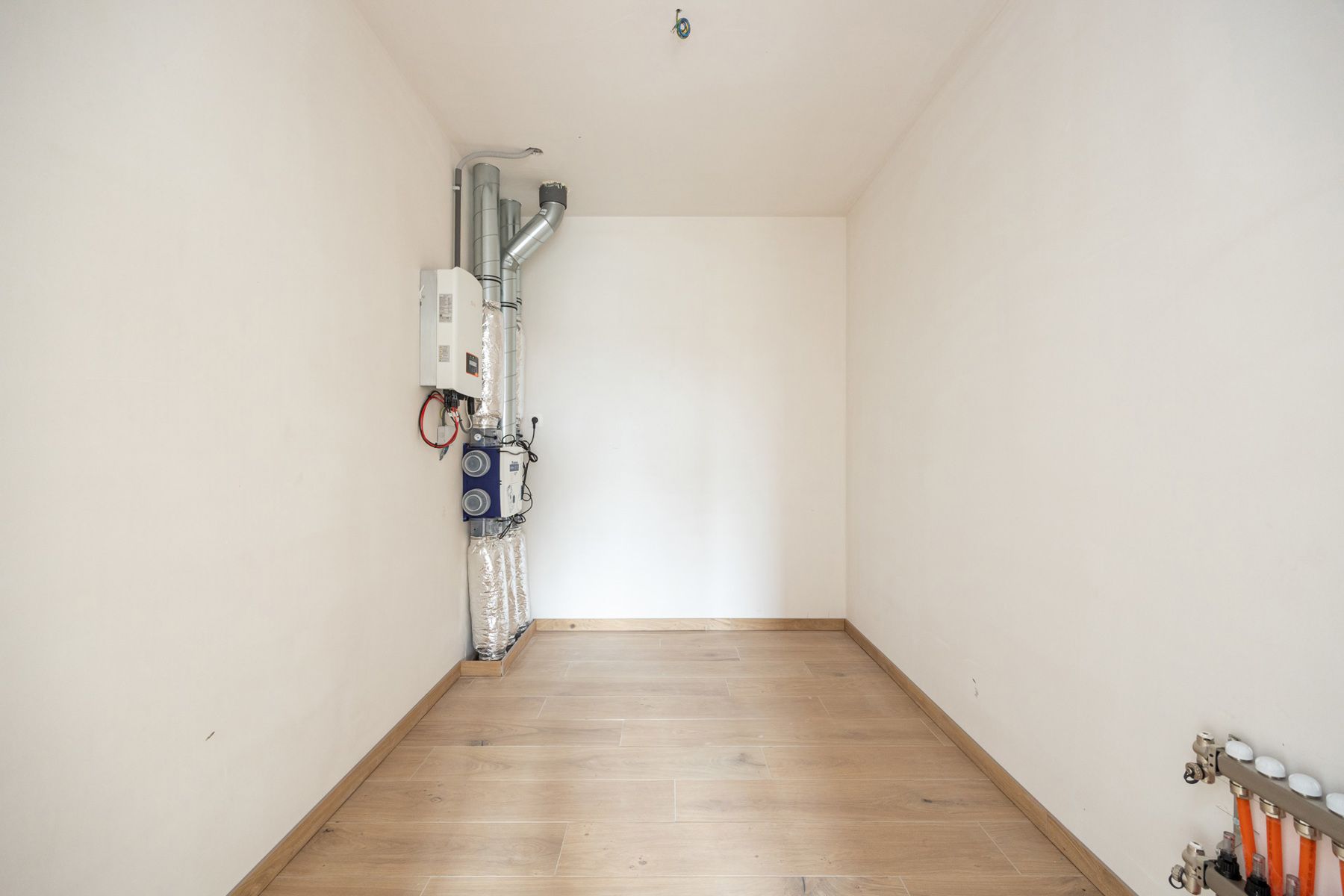 Halfopen woning met 3 slaapkamers en carport/fietsenberging op perceel van ca 370 m² foto 10