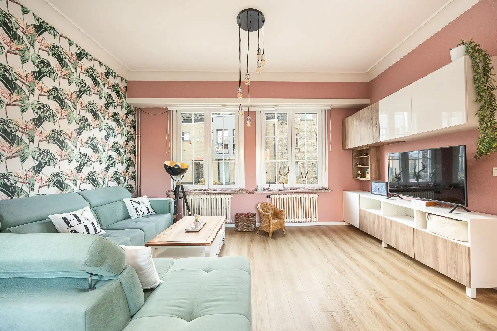 Sterk opgewaardeerde Apothekerswoning met 4 slaapkamers foto 4