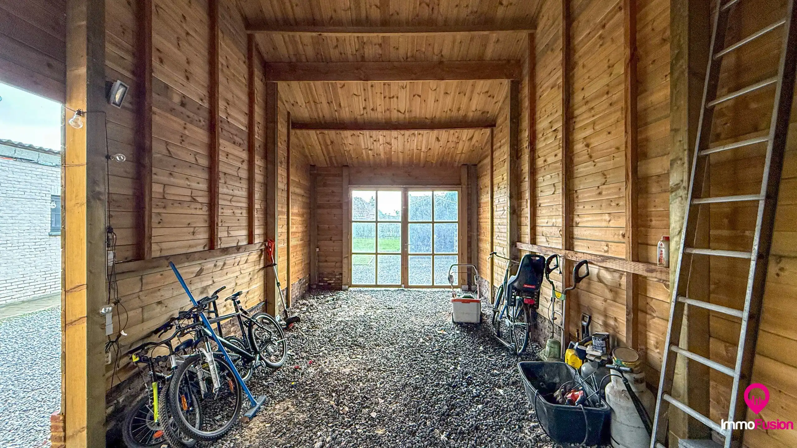Zeer ruim wonen met 5 slpks en rustig gelegen! foto 43