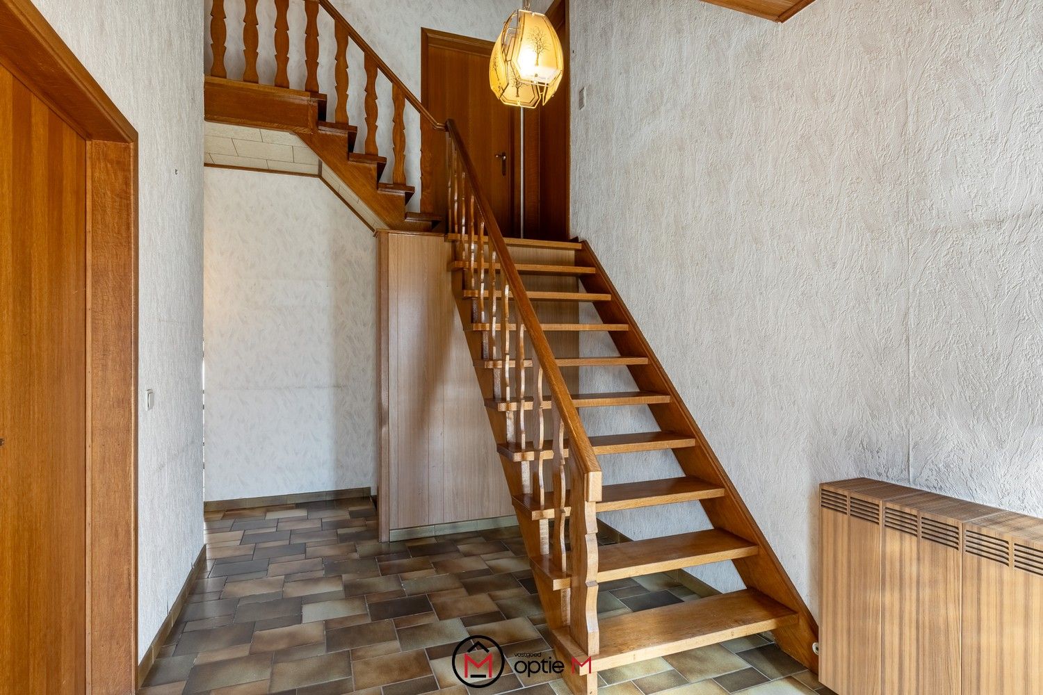 Te renoveren woning met ruim werkhuis foto 6